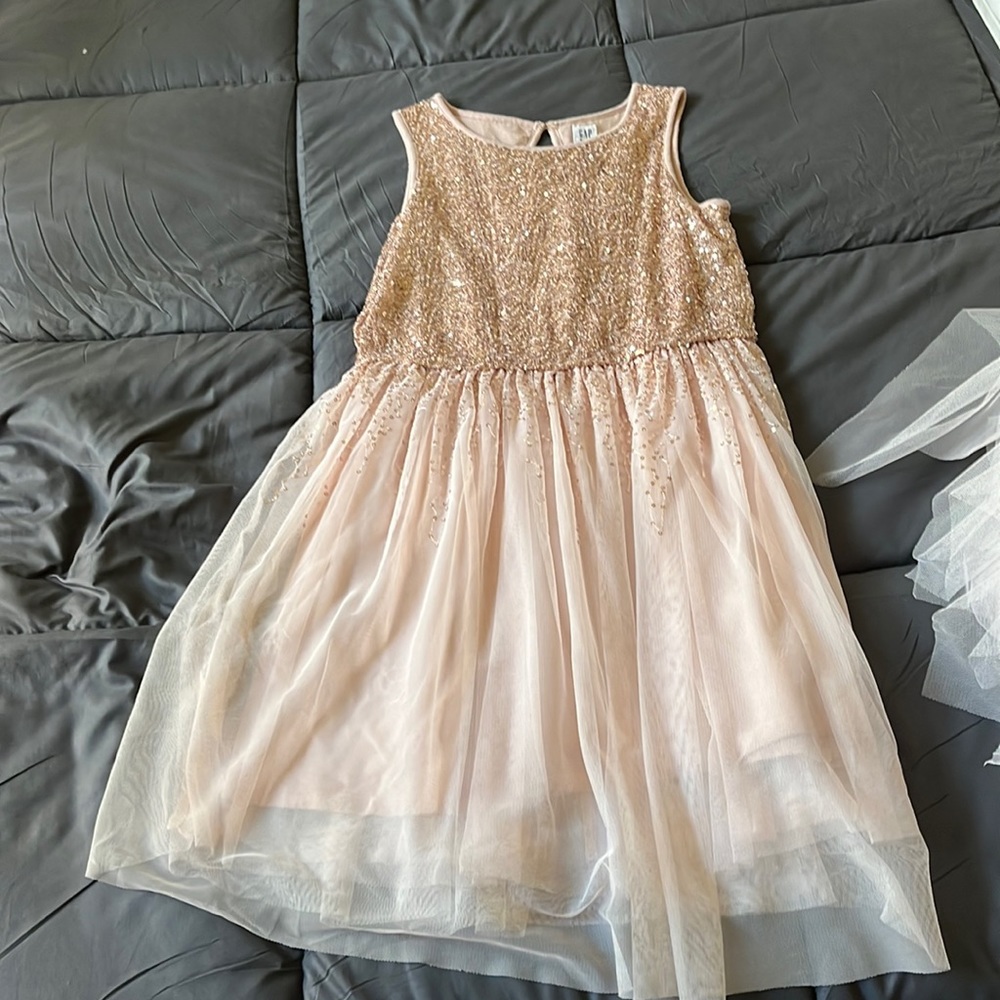 This Item has only been worn ONCE!!!